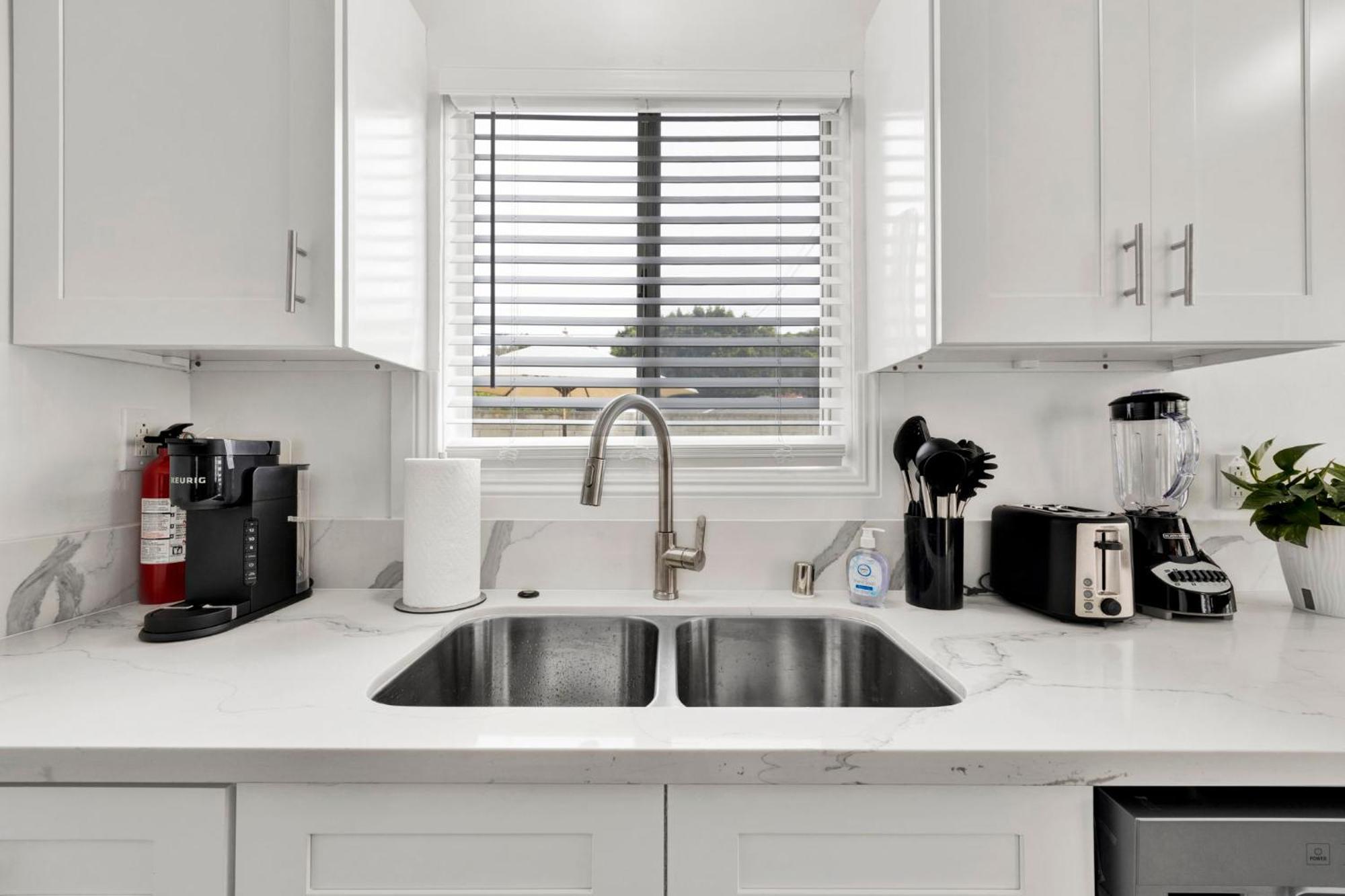 Cozy Elegant Oasis With Parking Los Angeles