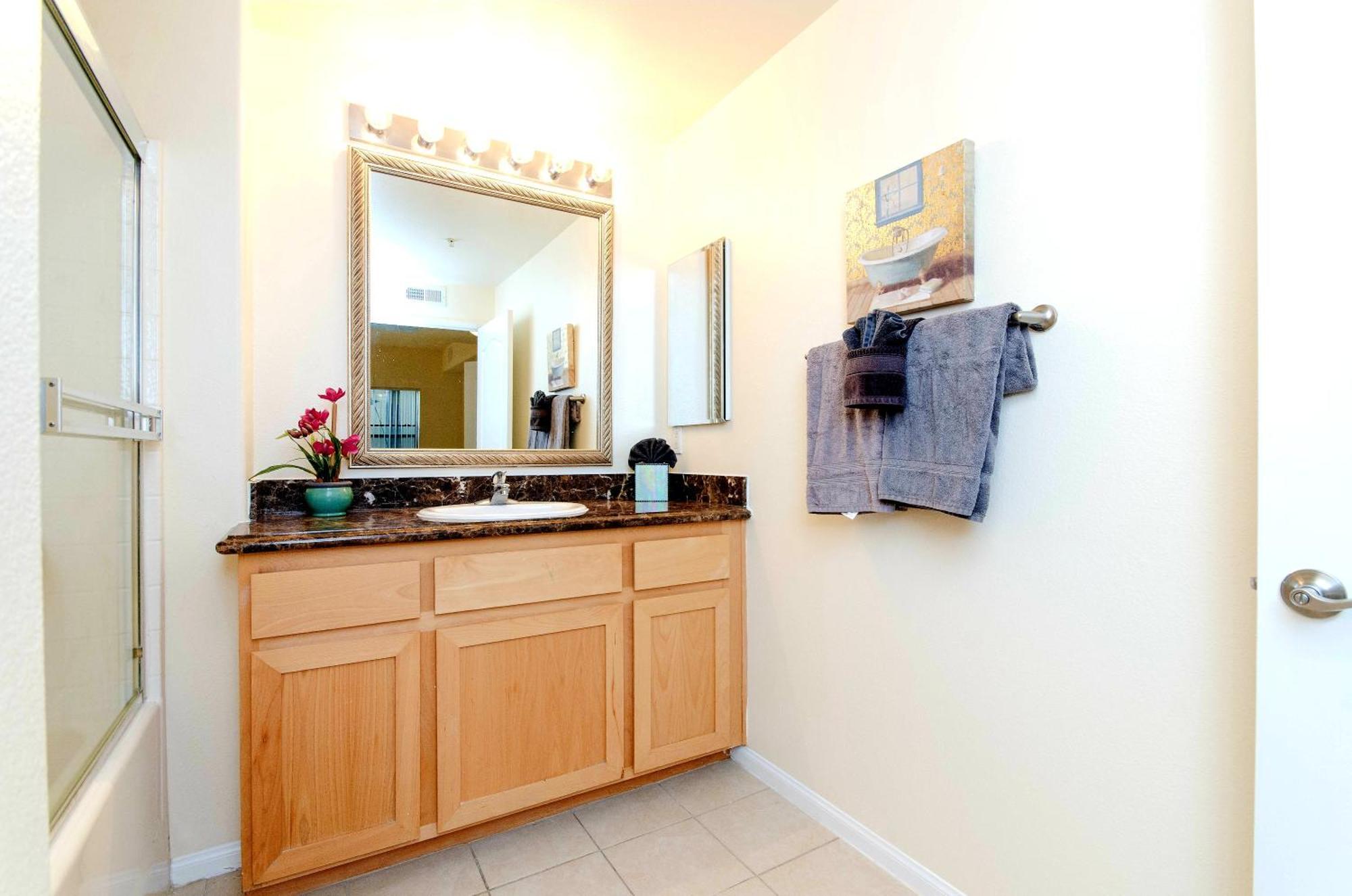 Stylish And Spacious 2 Bedroom Central Location Los Angeles