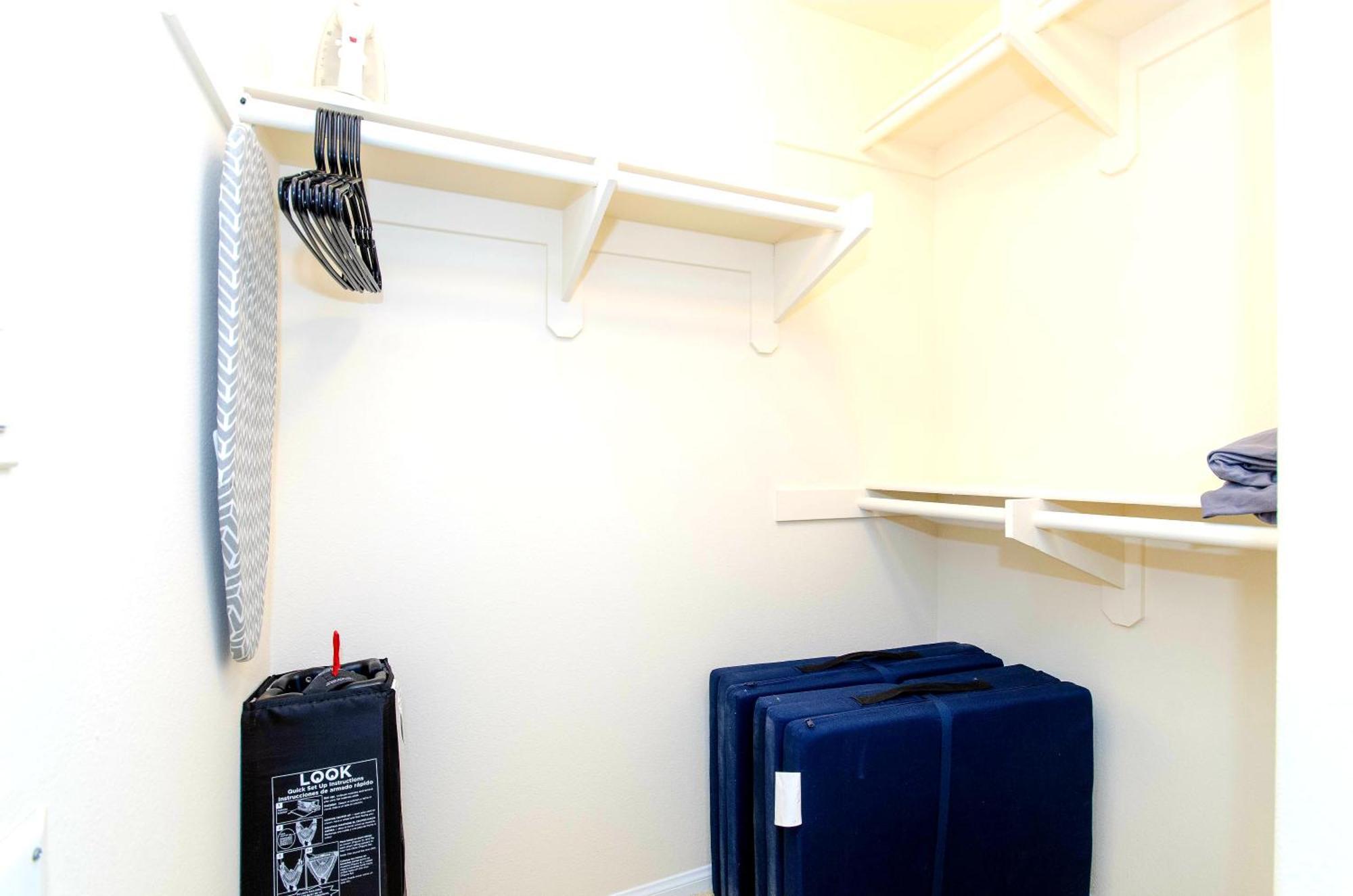 Apartment Stylish And Spacious 2 Bedroom Central Location