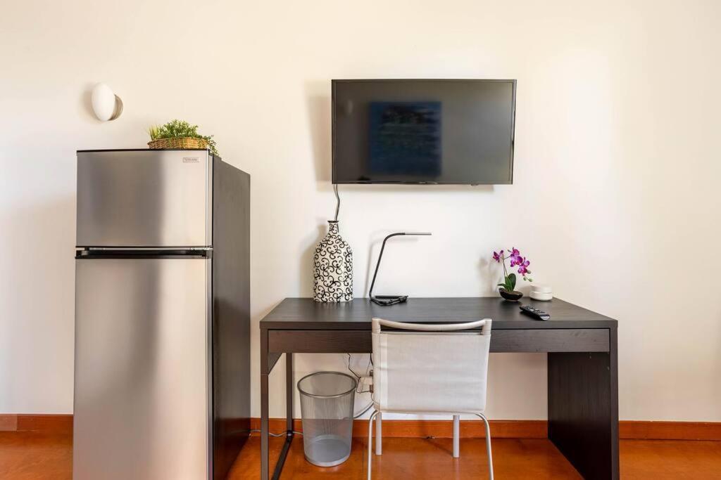 Lovely One Bedroom In Encino Village Los Angeles