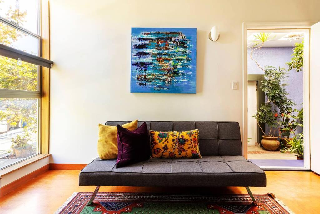 Lovely One Bedroom In Encino Village Los Angeles