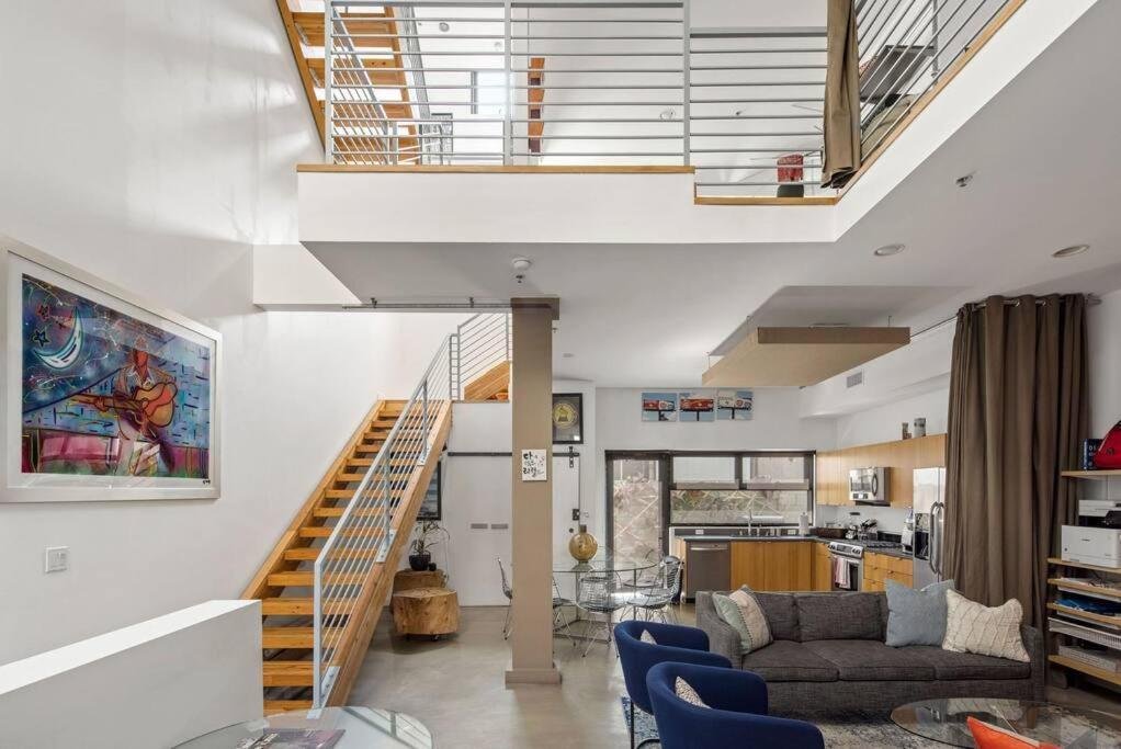 Luxurious 4-story Loft With Rooftop Perch * Los Angeles