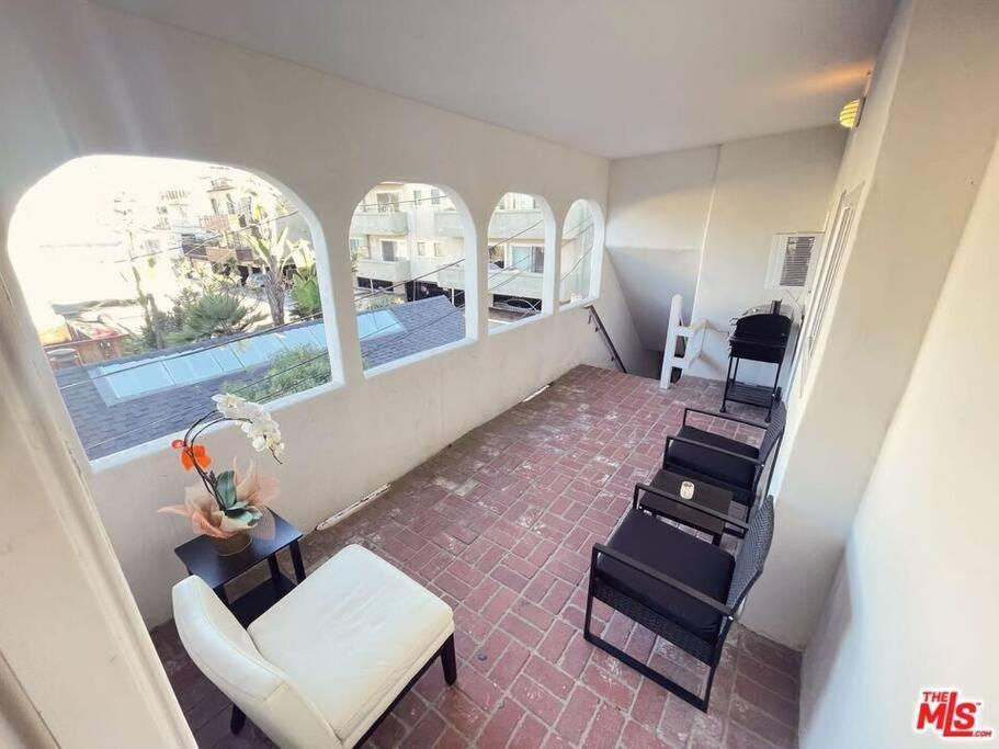 1bd Modern Venice 10b *