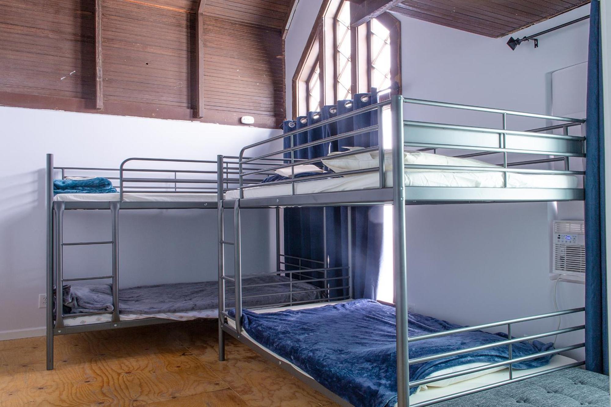 Rumi Hostel Los Angeles