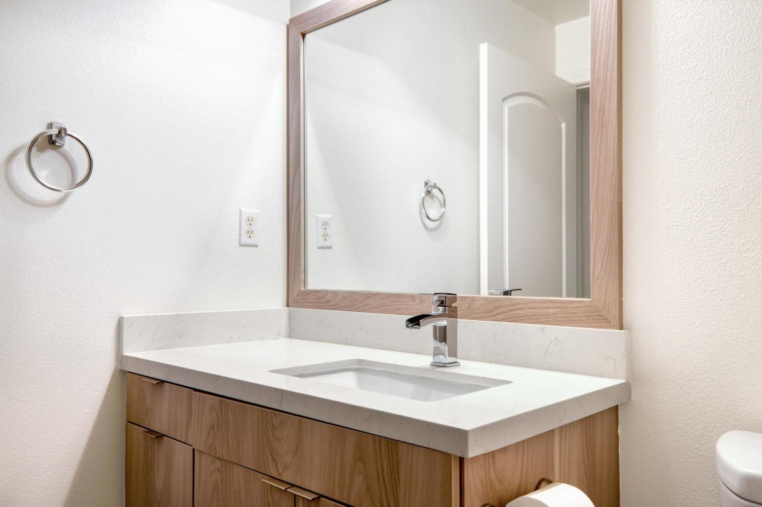 Playa Vista 2br W Pool Gym Wd Nr 405 Lax-988 Apartment *