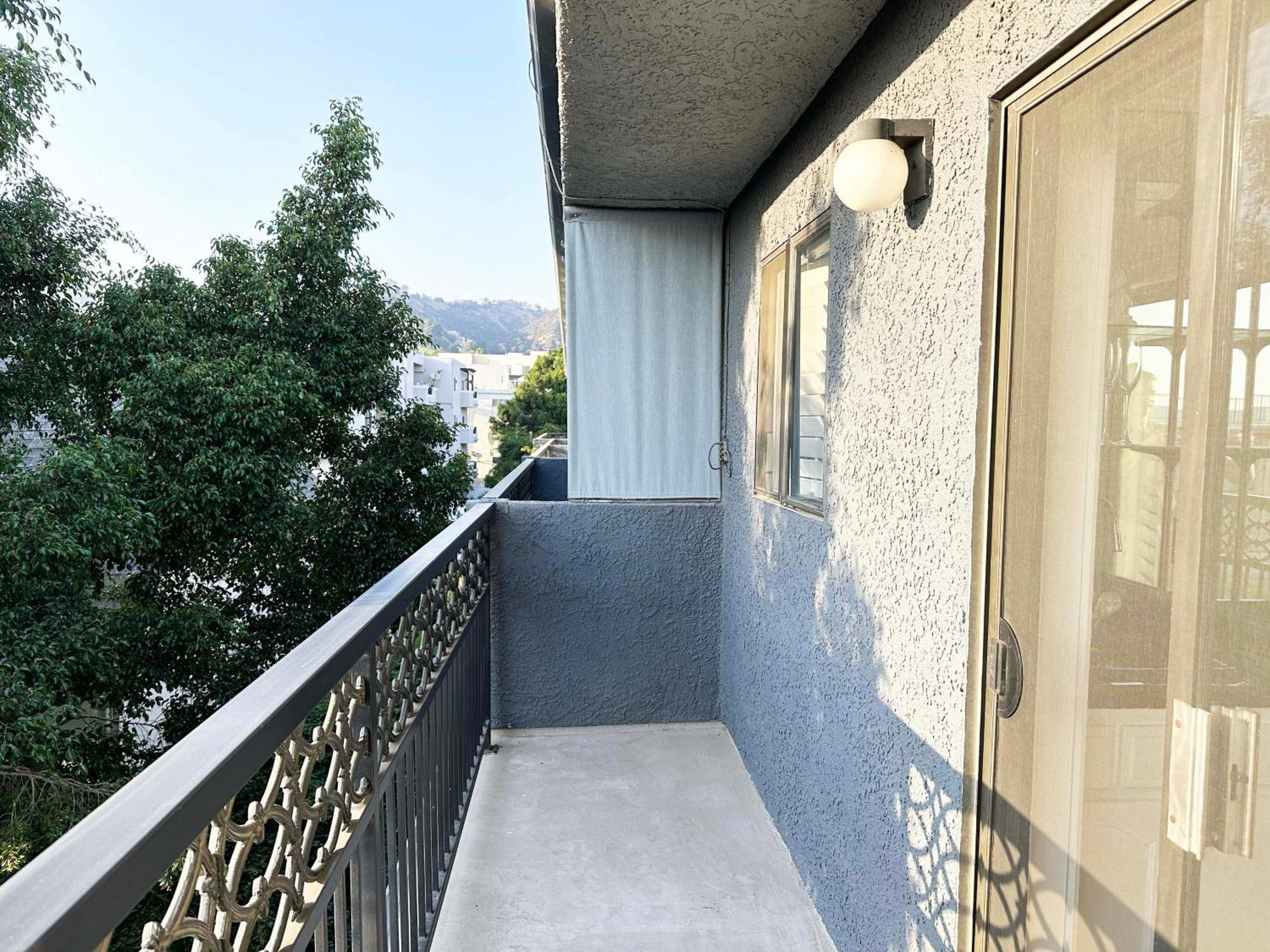 1 Bd Near Sunset Blvd Angeles *