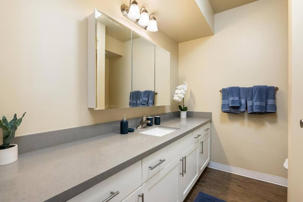 Apartment Peridot Palm - Marina Views 2br W Private Large Patio