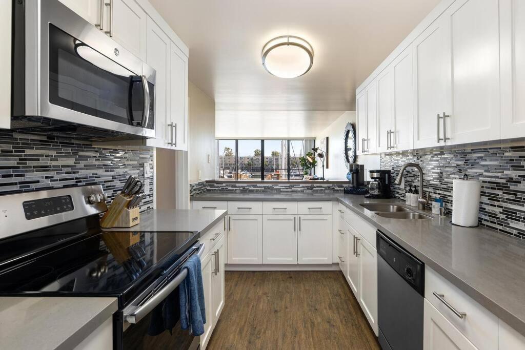 Peridot Palm - Marina Views 2br W Private Large Patio