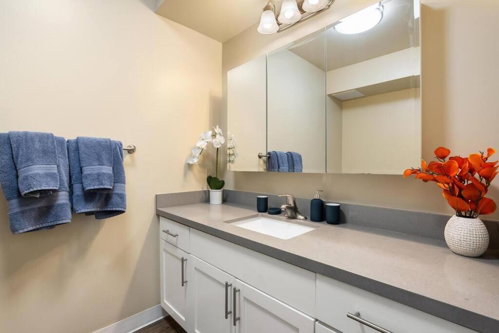 Apartment Peridot Palm - Marina Views 2br W Private Large Patio *