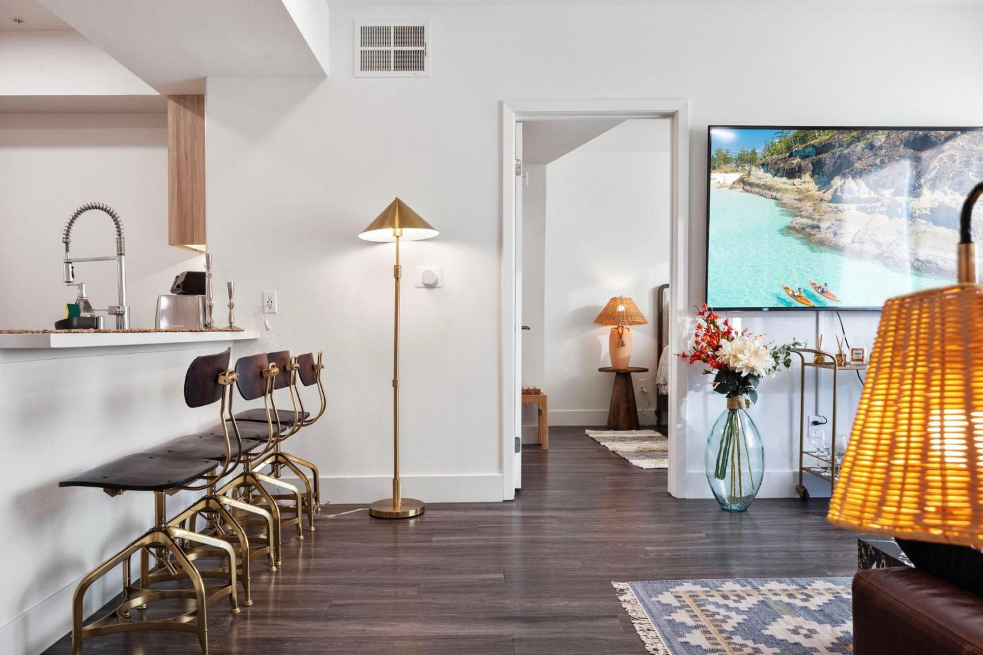 14 Santa Monica Gorgeous Apartment