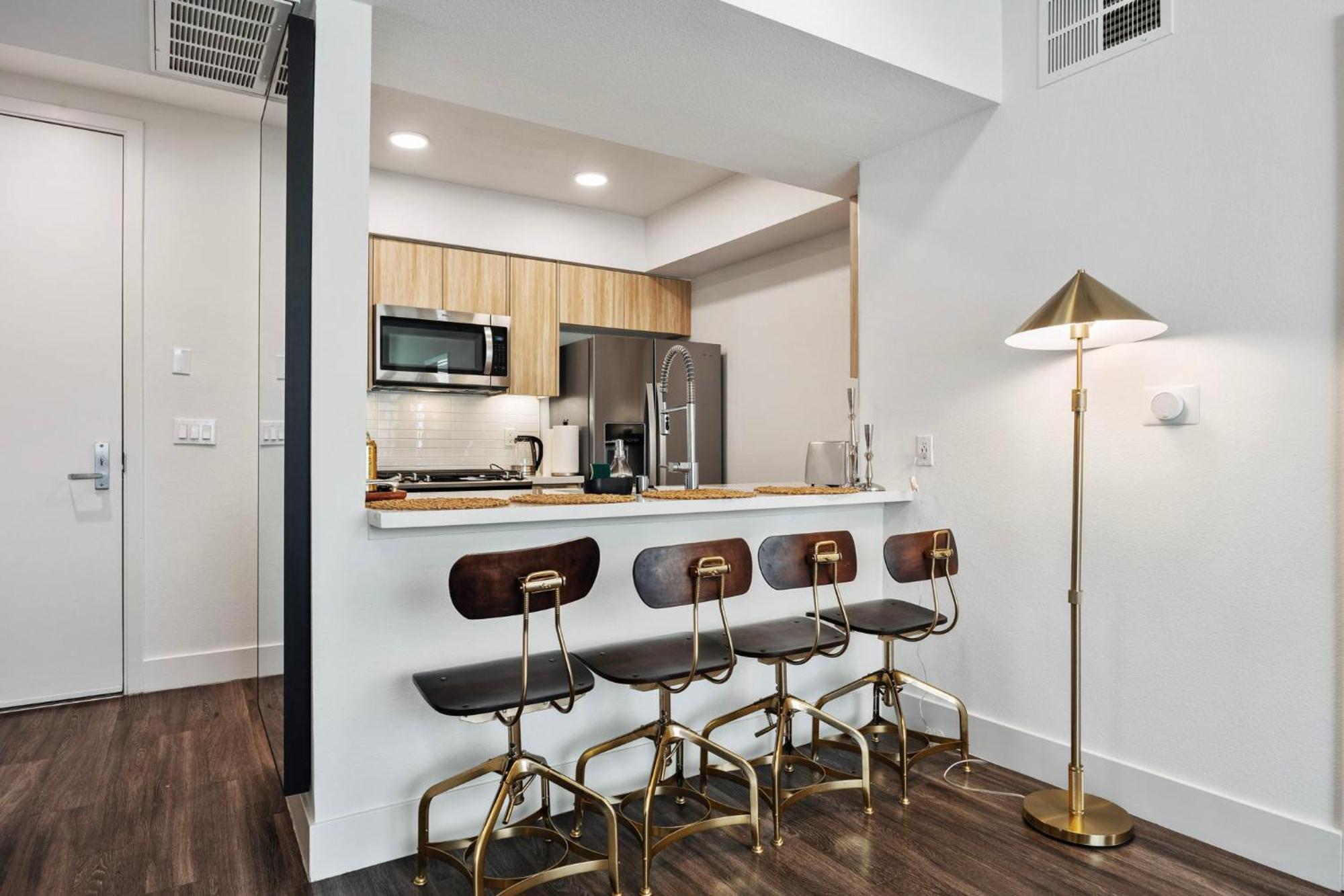 Apartment 14 Santa Monica Gorgeous