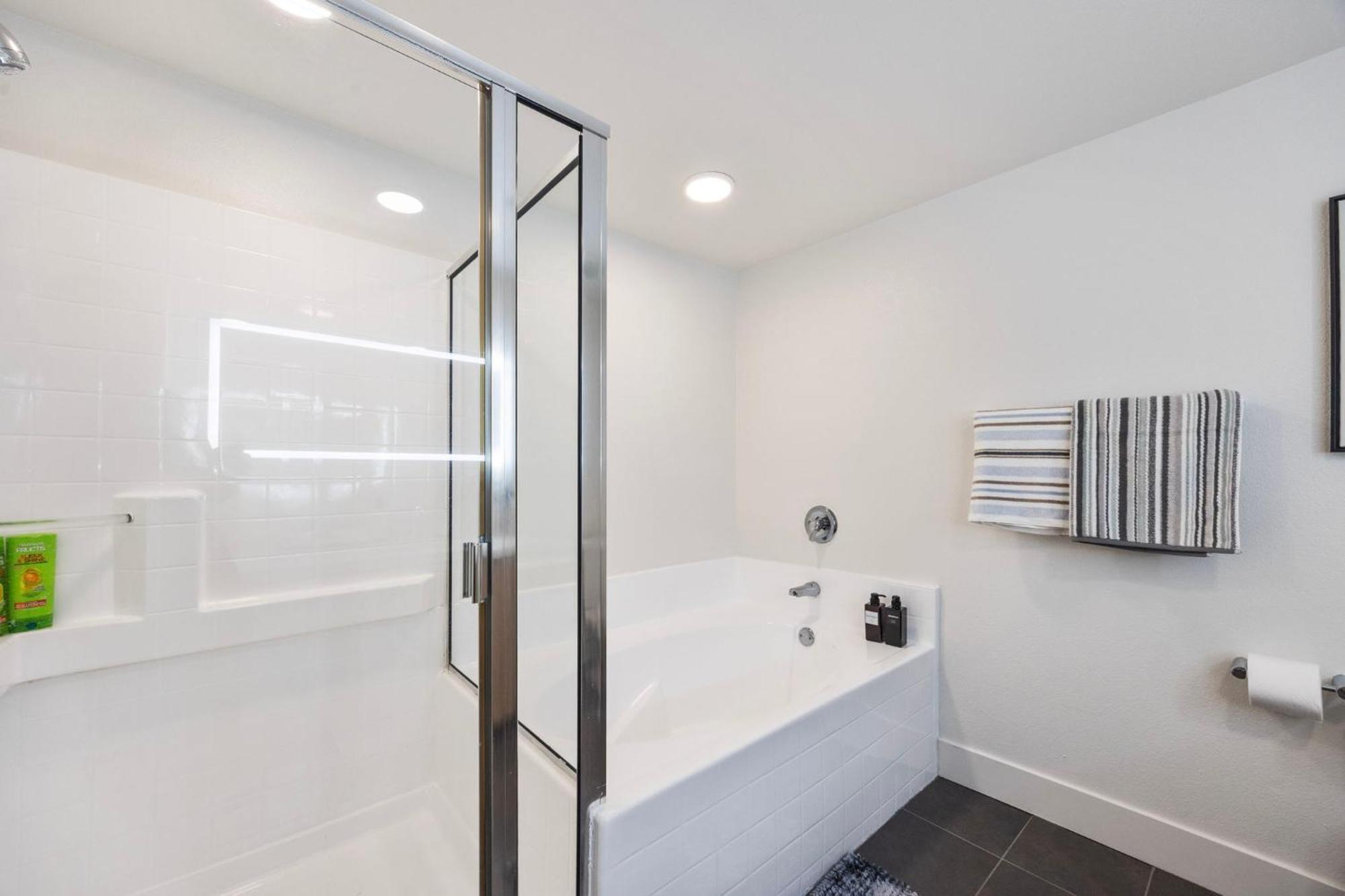 Apartment 14 Santa Monica Gorgeous *