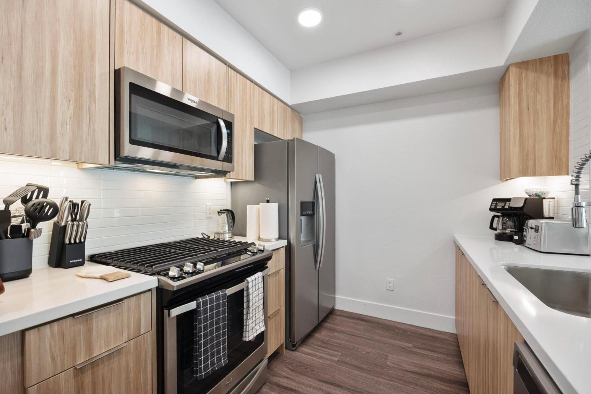 14 Santa Monica Gorgeous Apartment Los Angeles