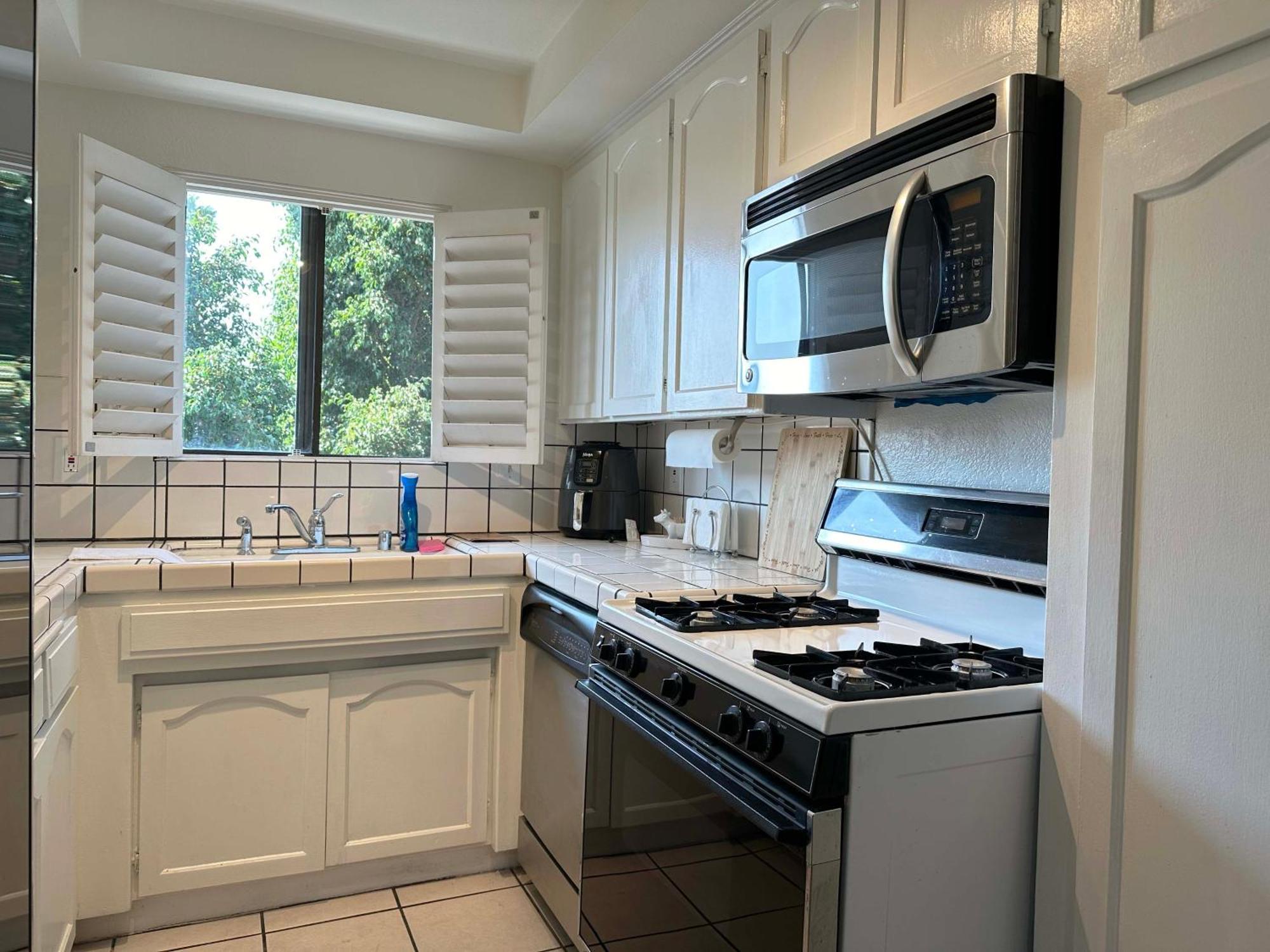 1 Bd Near Sunset Blvd Angeles