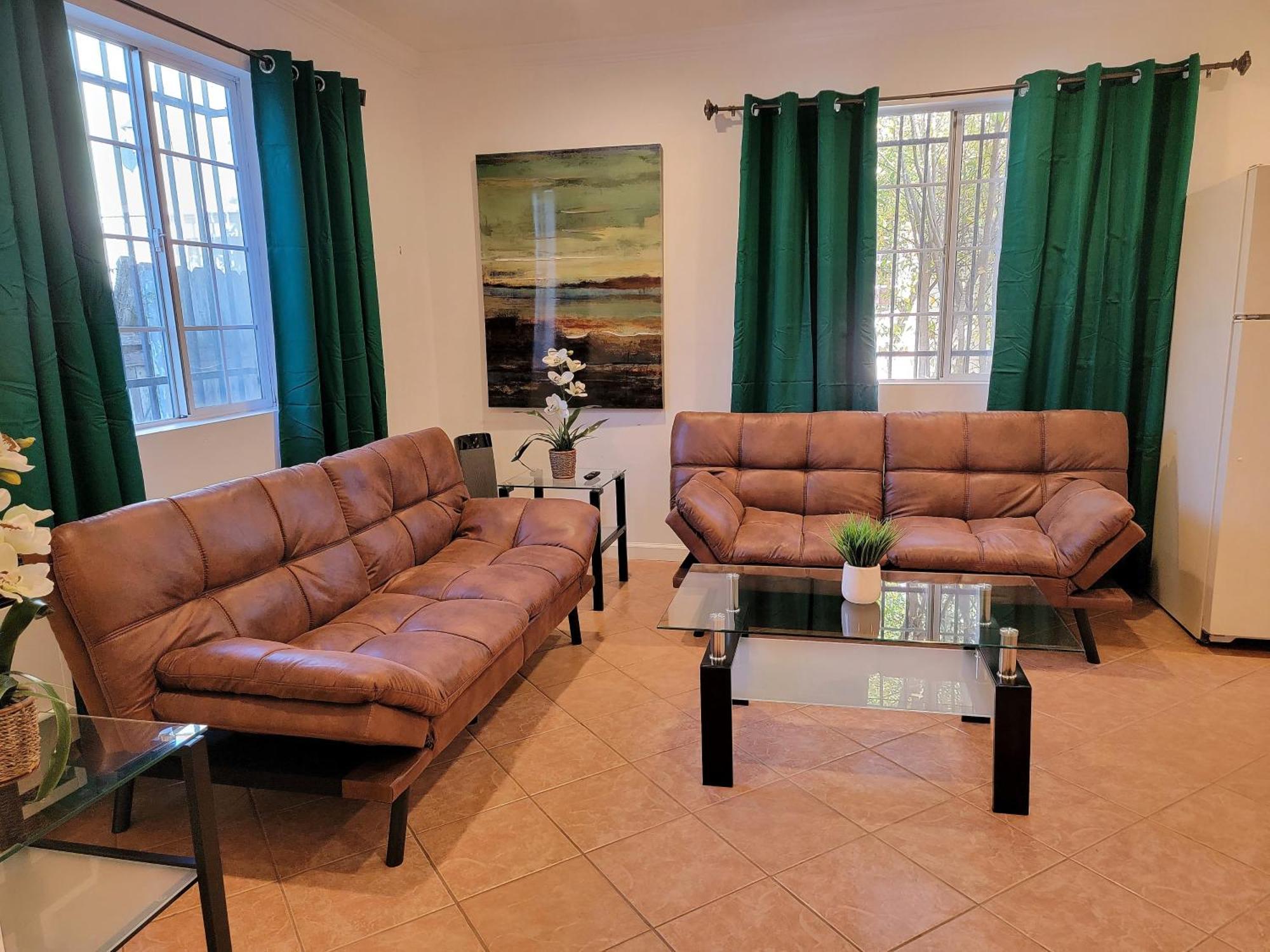 Beverlywood 2-bedroom - 5 Minutes To Rodeo Drive *