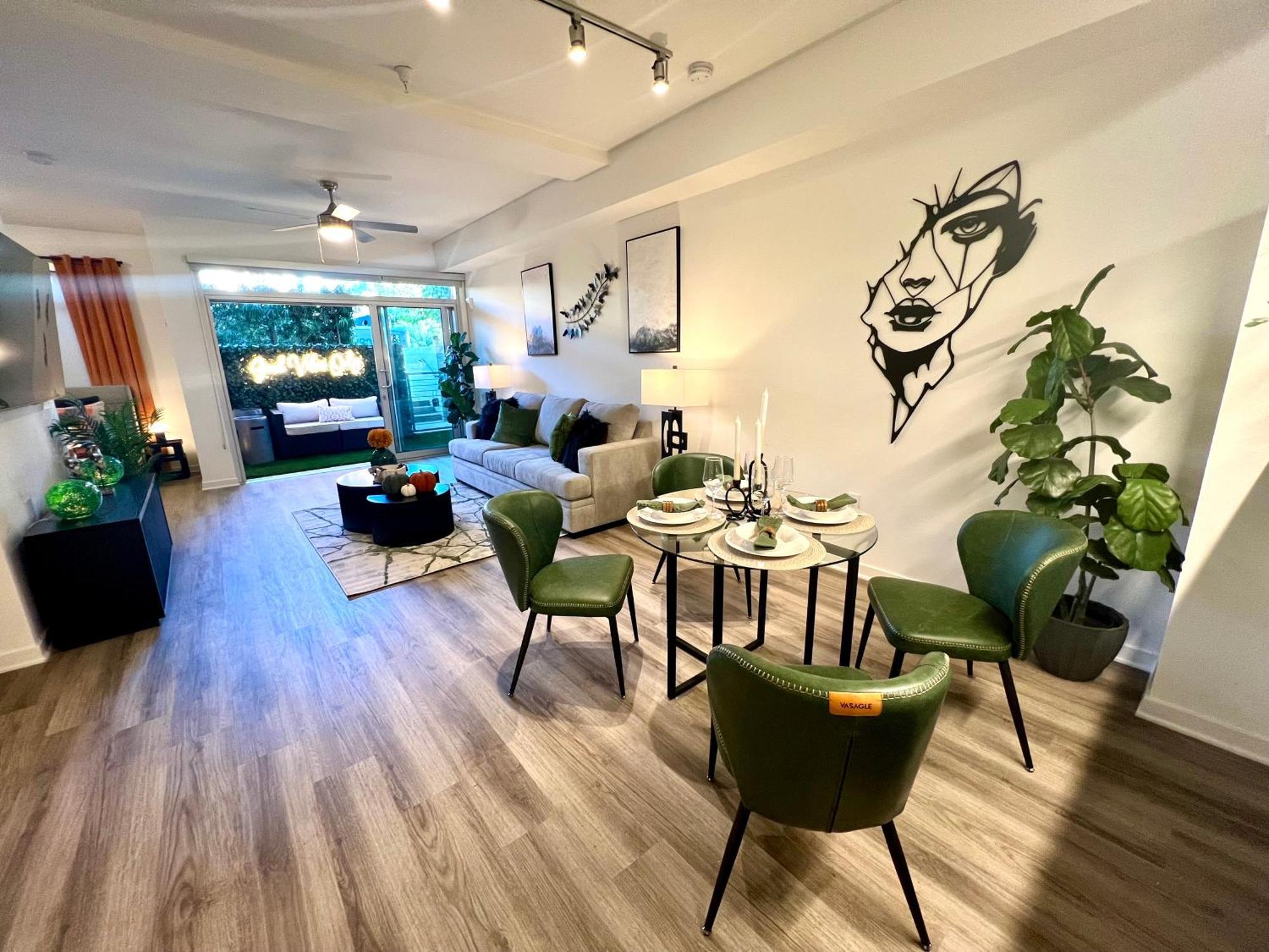 Luxury Open Bd W Pool, Parking, & Wd 133 Aparthotel