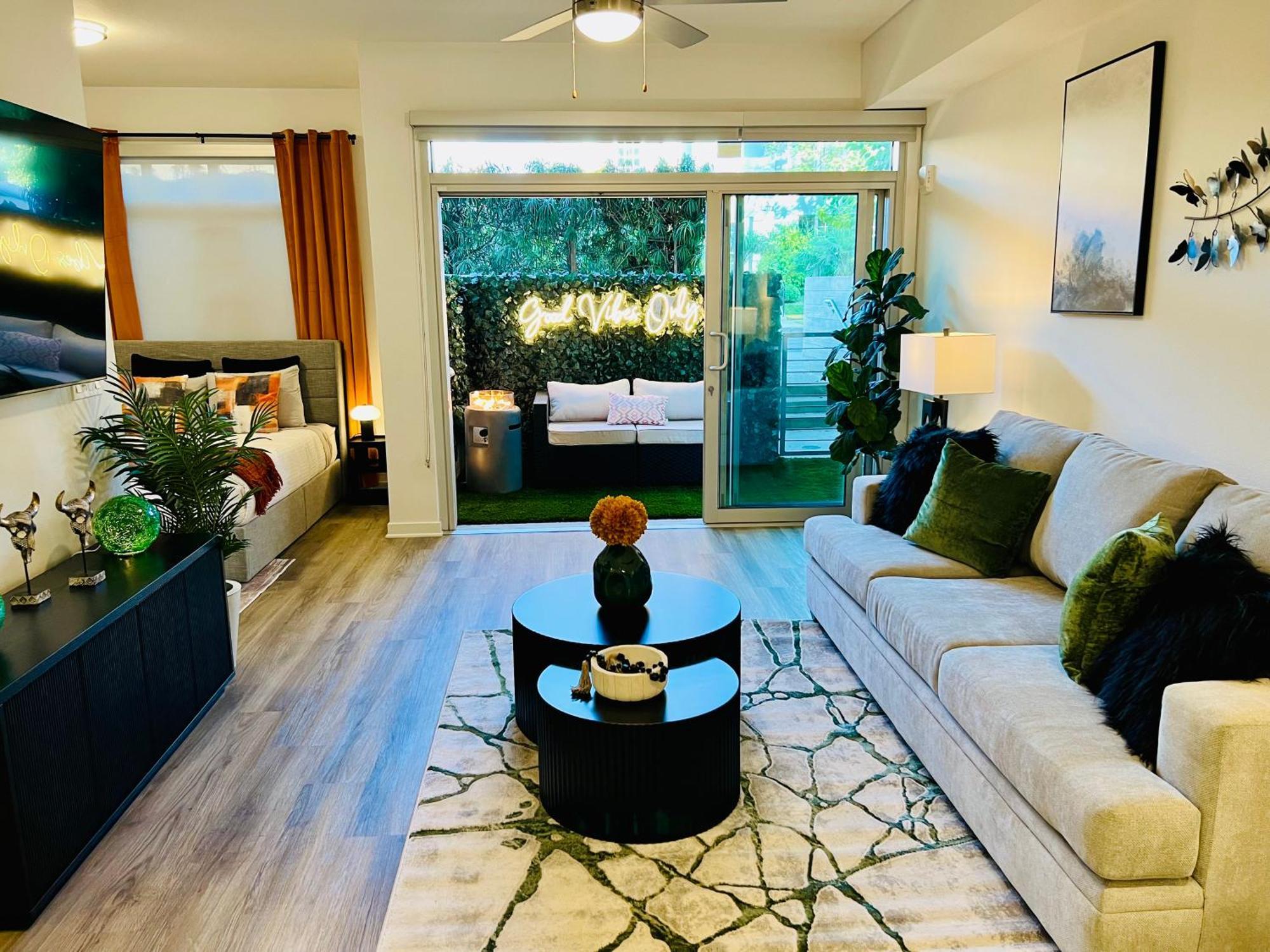 Aparthotel Luxury Open Bd W Pool, Parking, & Wd 133 Los Angeles