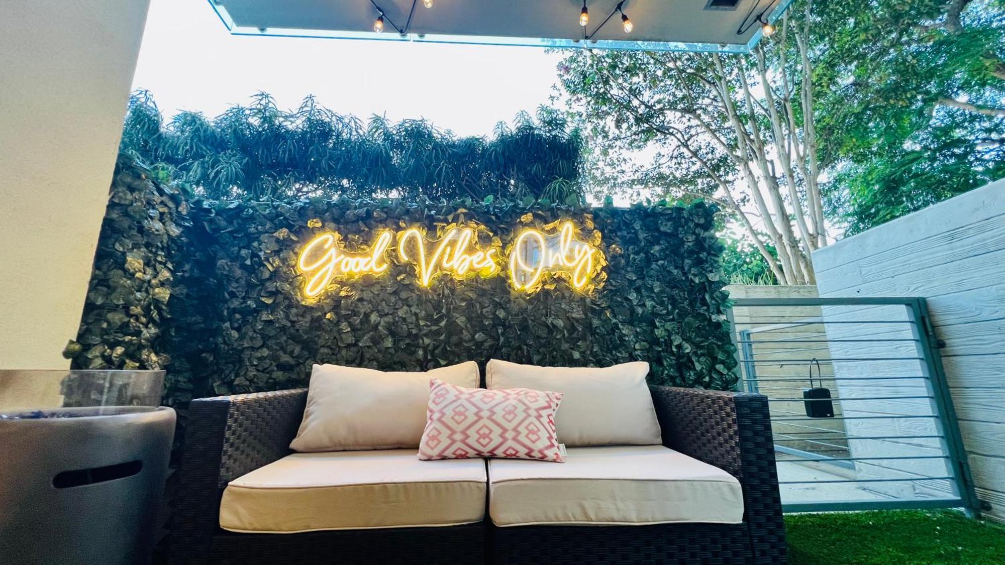 Luxury Open Bd W Pool, Parking, & Wd 133 Aparthotel
