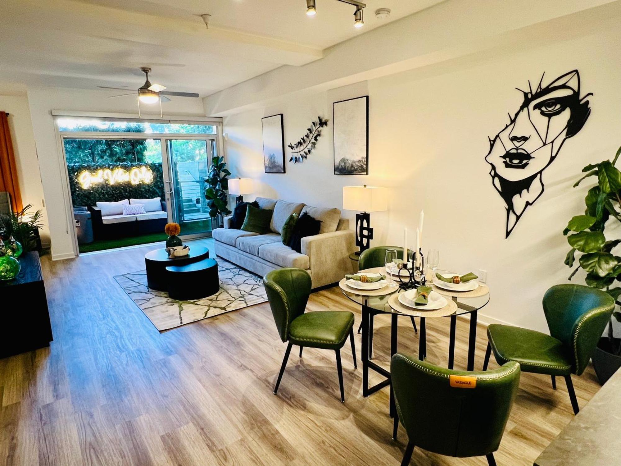 Luxury Open Bd W Pool, Parking, & Wd 133 Los Angeles