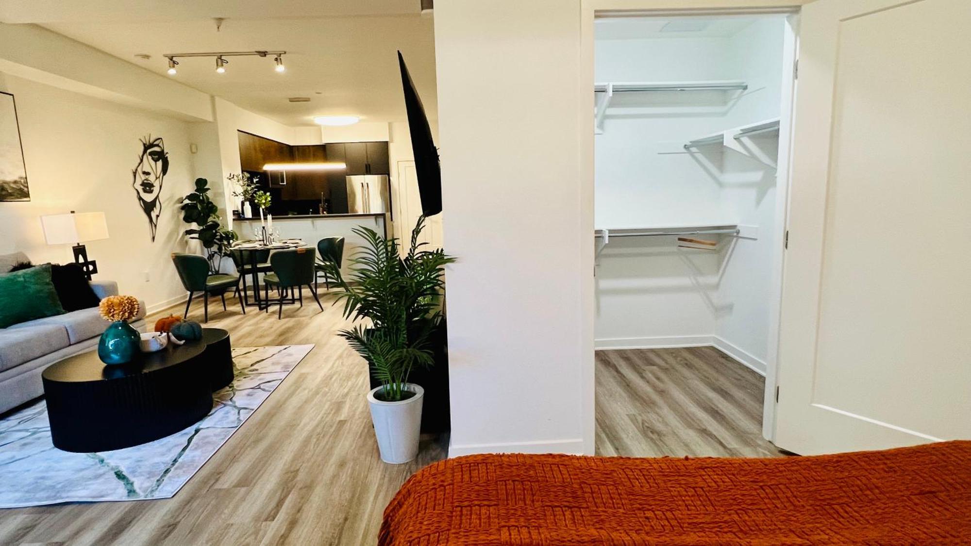 Luxury Open Bd W Pool, Parking, & Wd 133 * Los Angeles