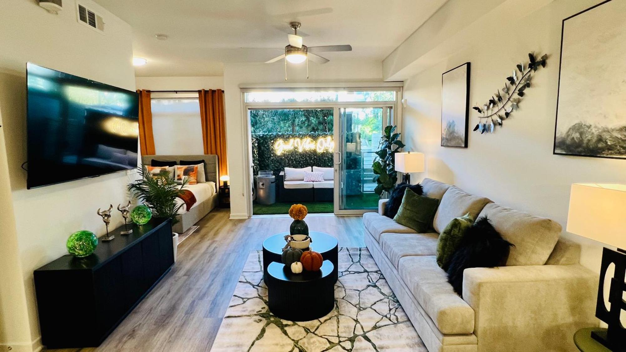 Luxury Open Bd W Pool, Parking, & Wd 133