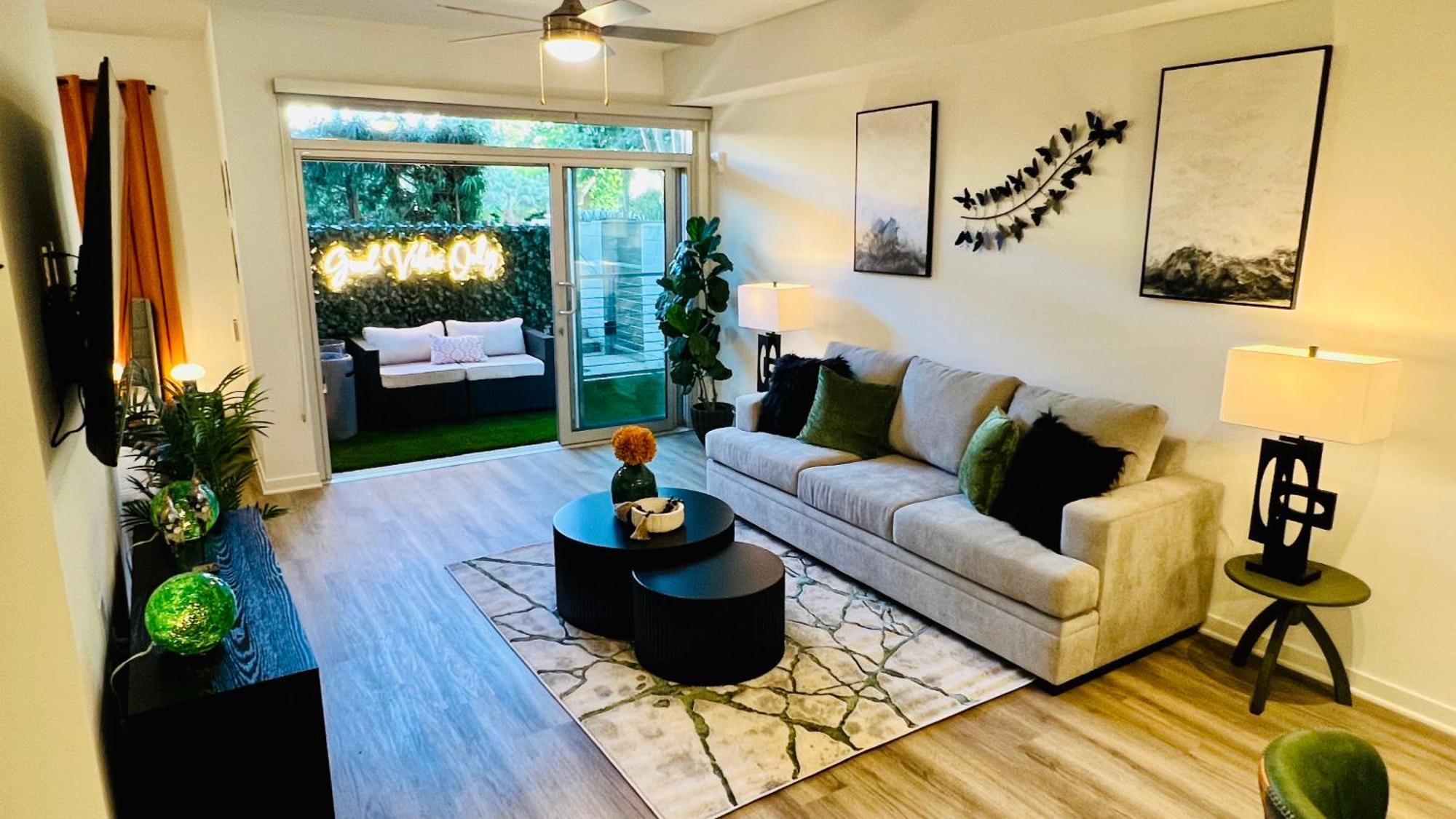 Aparthotel Luxury Open Bd W Pool, Parking, & Wd 133 Los Angeles