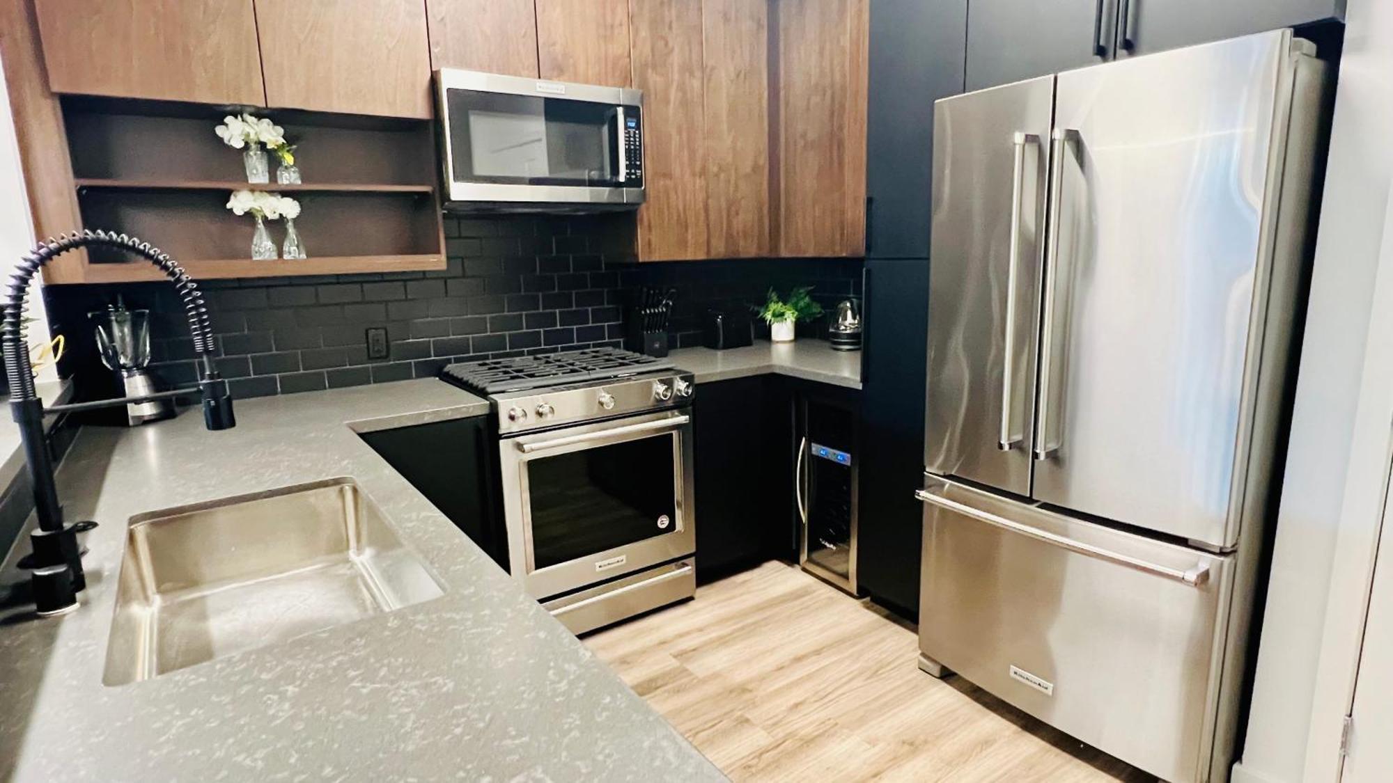 Aparthotel Luxury Open Bd W Pool, Parking, & Wd 133