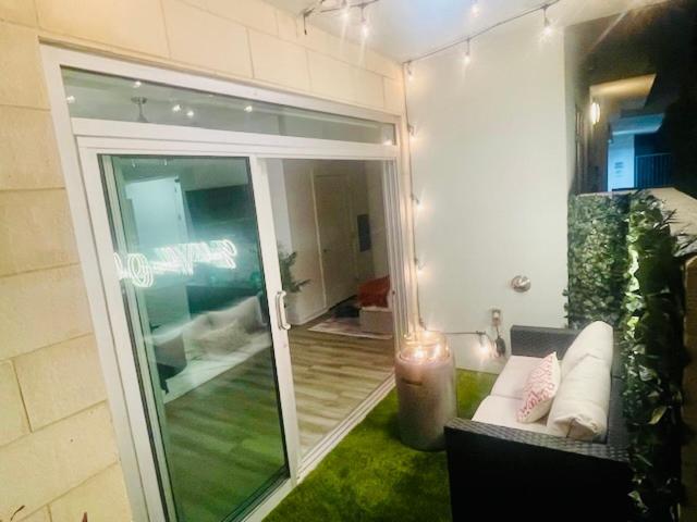 Luxury Open Bd W Pool, Parking, & Wd 133 * Los Angeles