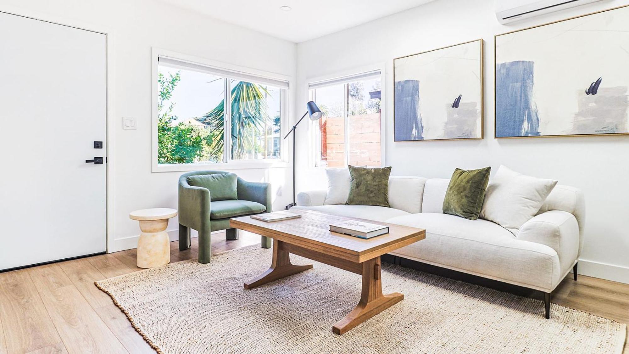 Renovated 5br Amazing Location Holiday home Los Angeles
