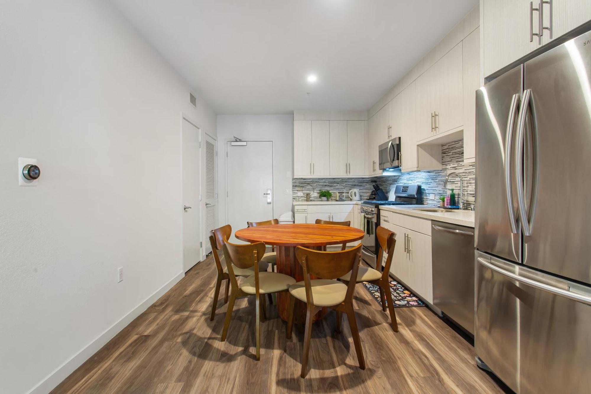 Luxury 2 Bedroom At The Heart Of Melrose Boulevard Capsule hotel Los Angeles