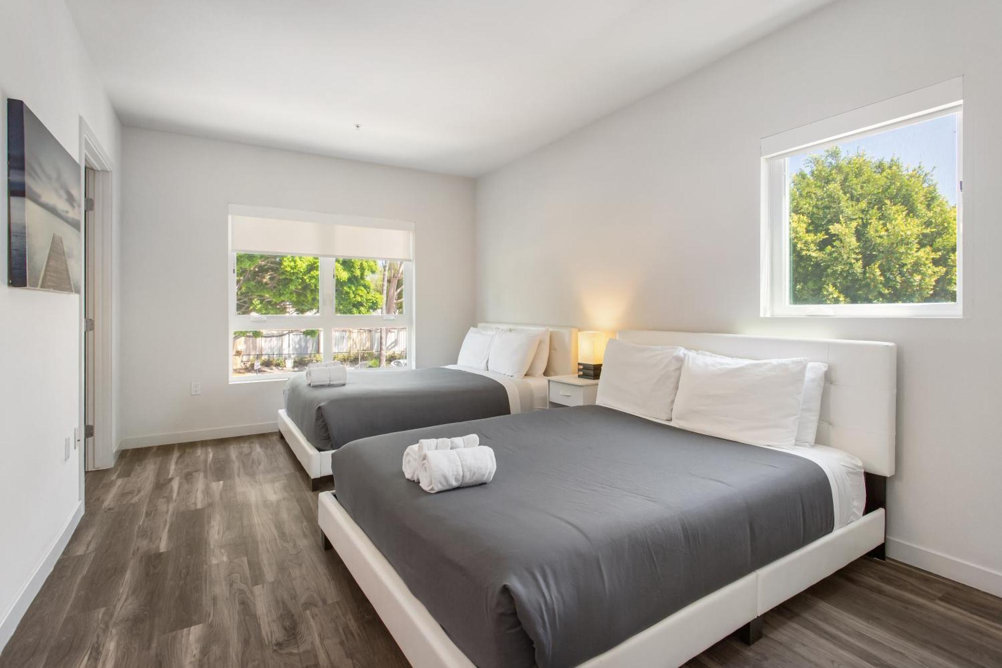 Luxury 2 Bedroom At The Heart Of Melrose Boulevard