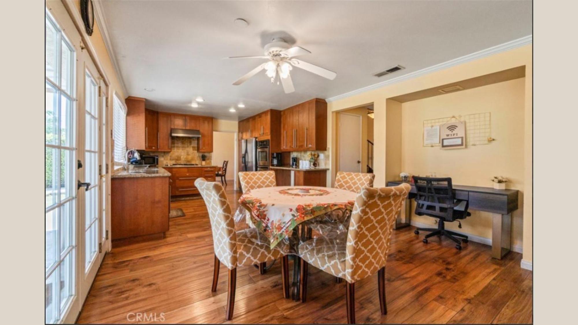 Valley Gem, Spacious 5 Bedroom 3 Bath, Sleeps 11 Los Angeles