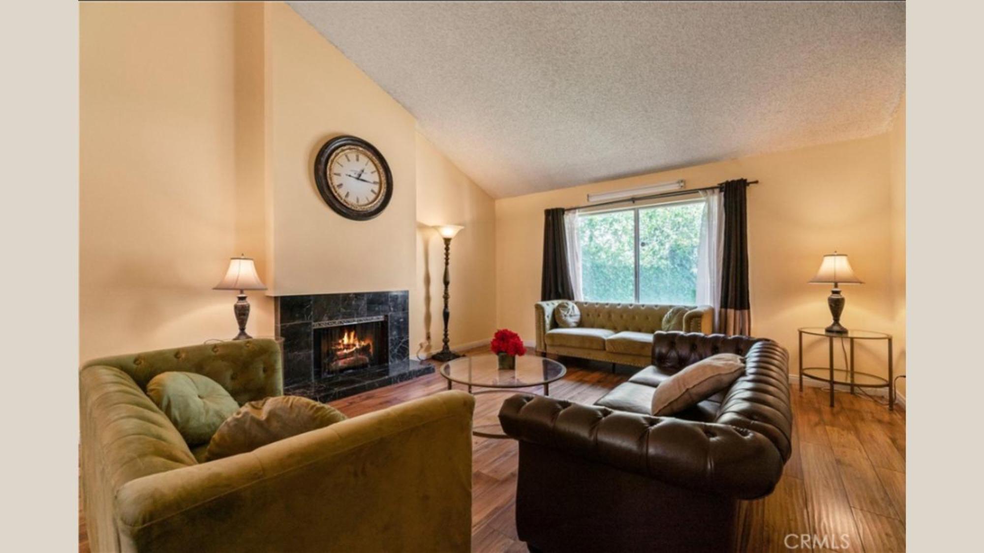 Valley Gem, Spacious 5 Bedroom 3 Bath, Sleeps 11 Holiday home Los Angeles