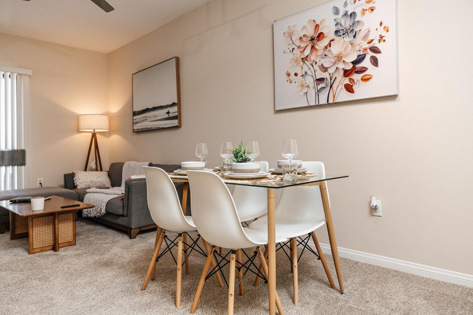 Luxury One Bedroom Minutes From The Grove