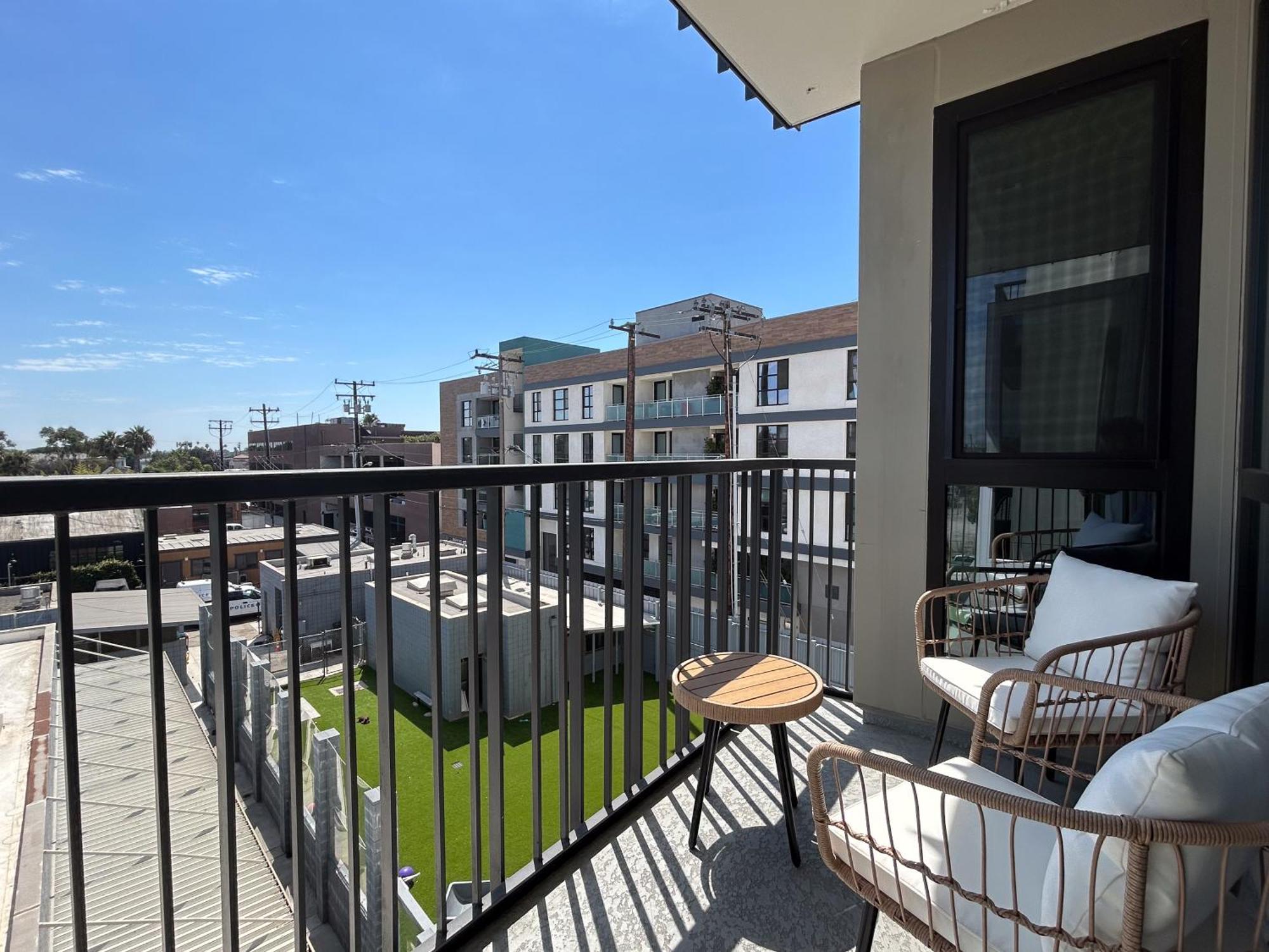 Trendy 2bd 2bth In Santa Monica! Apartment *