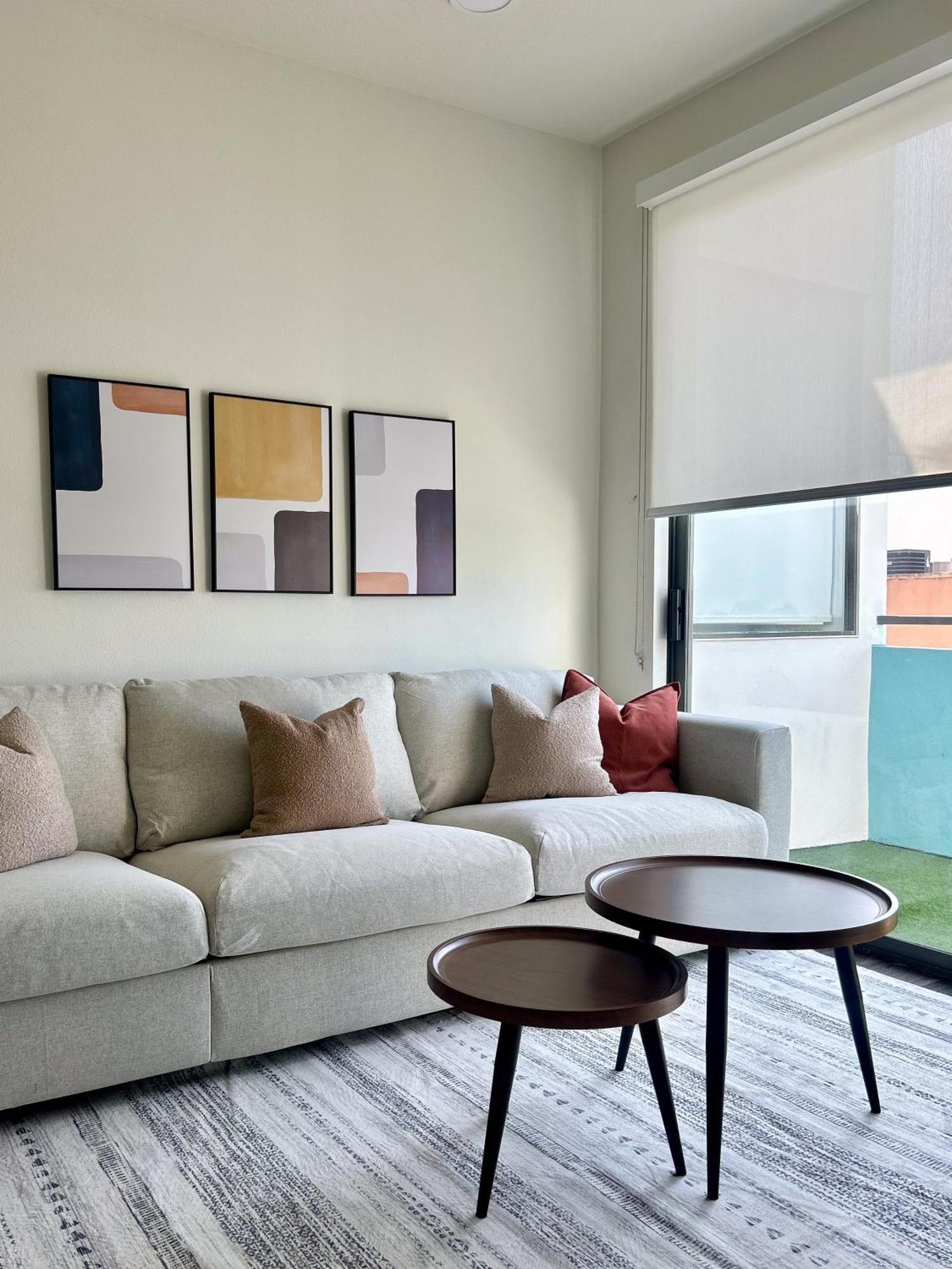 Trendy 2bd 2bth Steps From Downtown Santa Monica With Ocean Views! Apartment