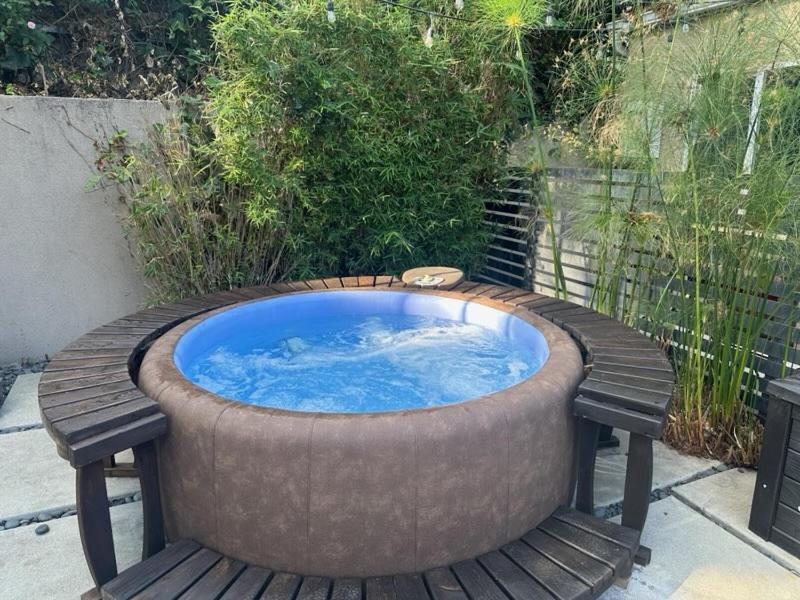 Holiday home Cozy La Getaway With Hot Tub, 10 Min To *