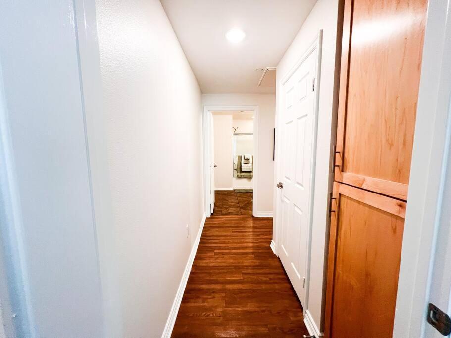 2 Bd 2 Ba In The Heart Of Encino 104