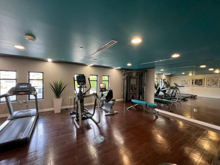 2 Bd 2 Ba In The Heart Of Encino 104 * Los Angeles