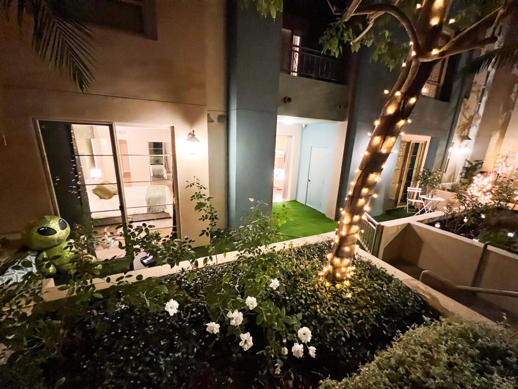 Apartment 2 Bd 2 Ba In The Heart Of Encino 104