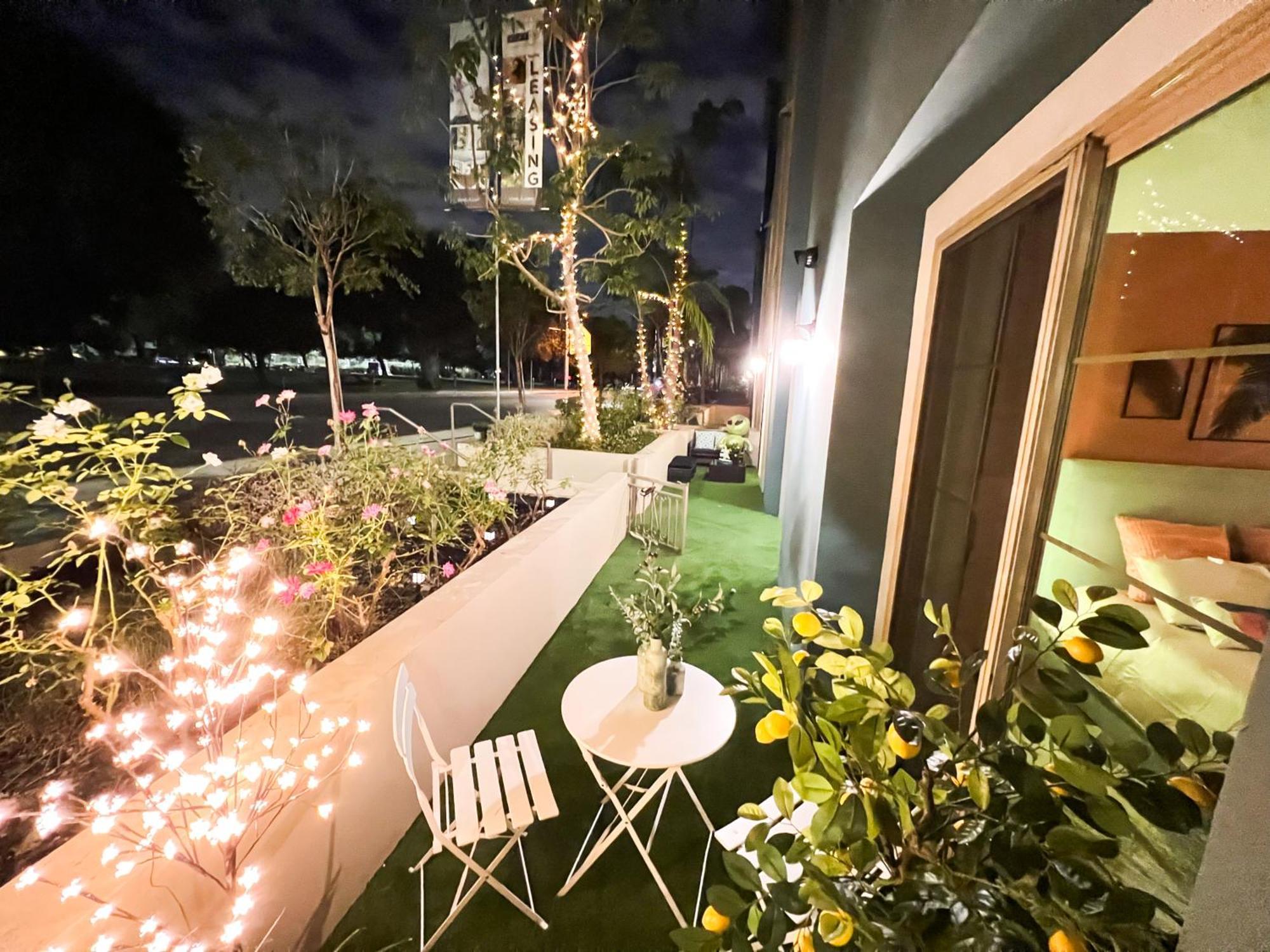 2 Bd 2 Ba In The Heart Of Encino 104 Apartment *