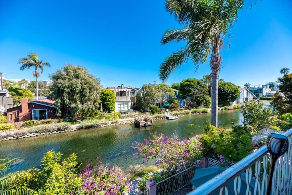 Villa House On The Canal In Venice Los Angeles