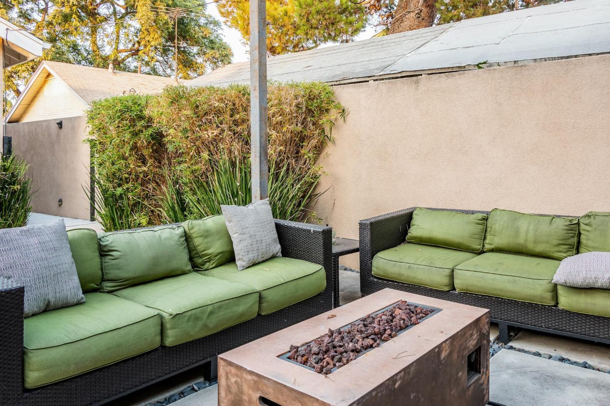 Cozy La Getaway With Hot Tub, 10 Min To *