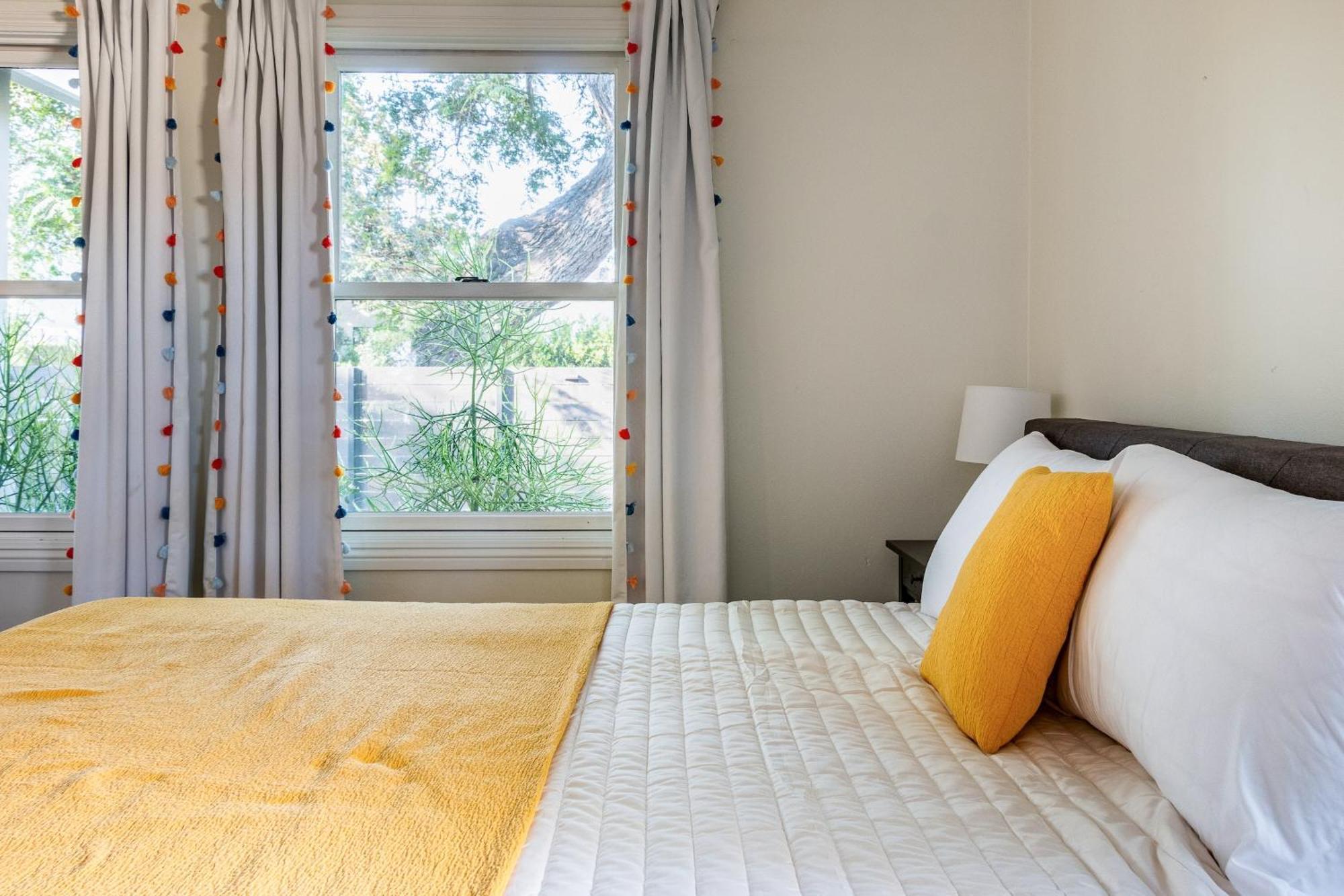 Cozy La Getaway With Hot Tub, 10 Min To Los Angeles