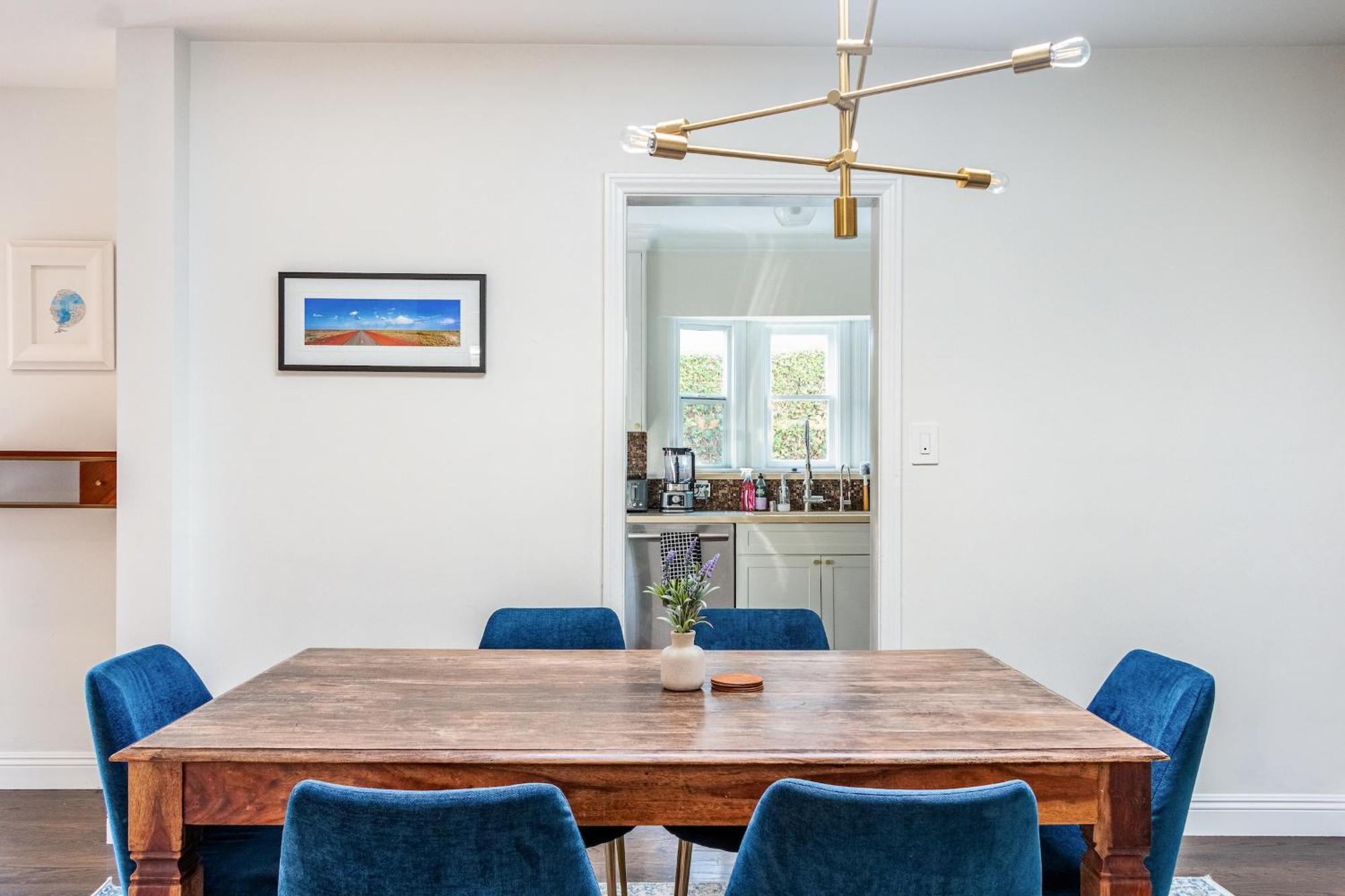 Holiday home Cozy La Getaway With Hot Tub, 10 Min To