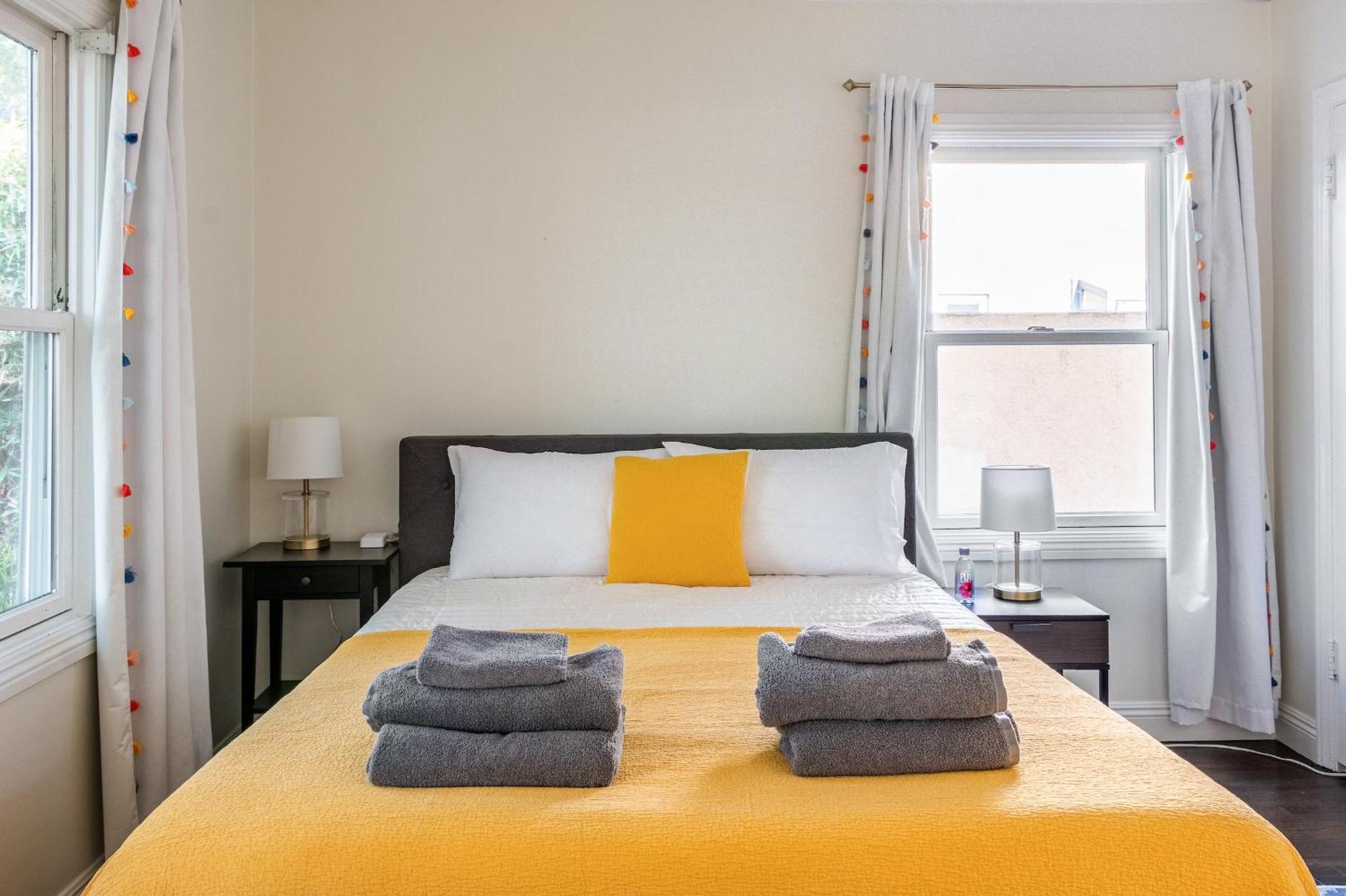 Holiday home Cozy La Getaway With Hot Tub, 10 Min To *