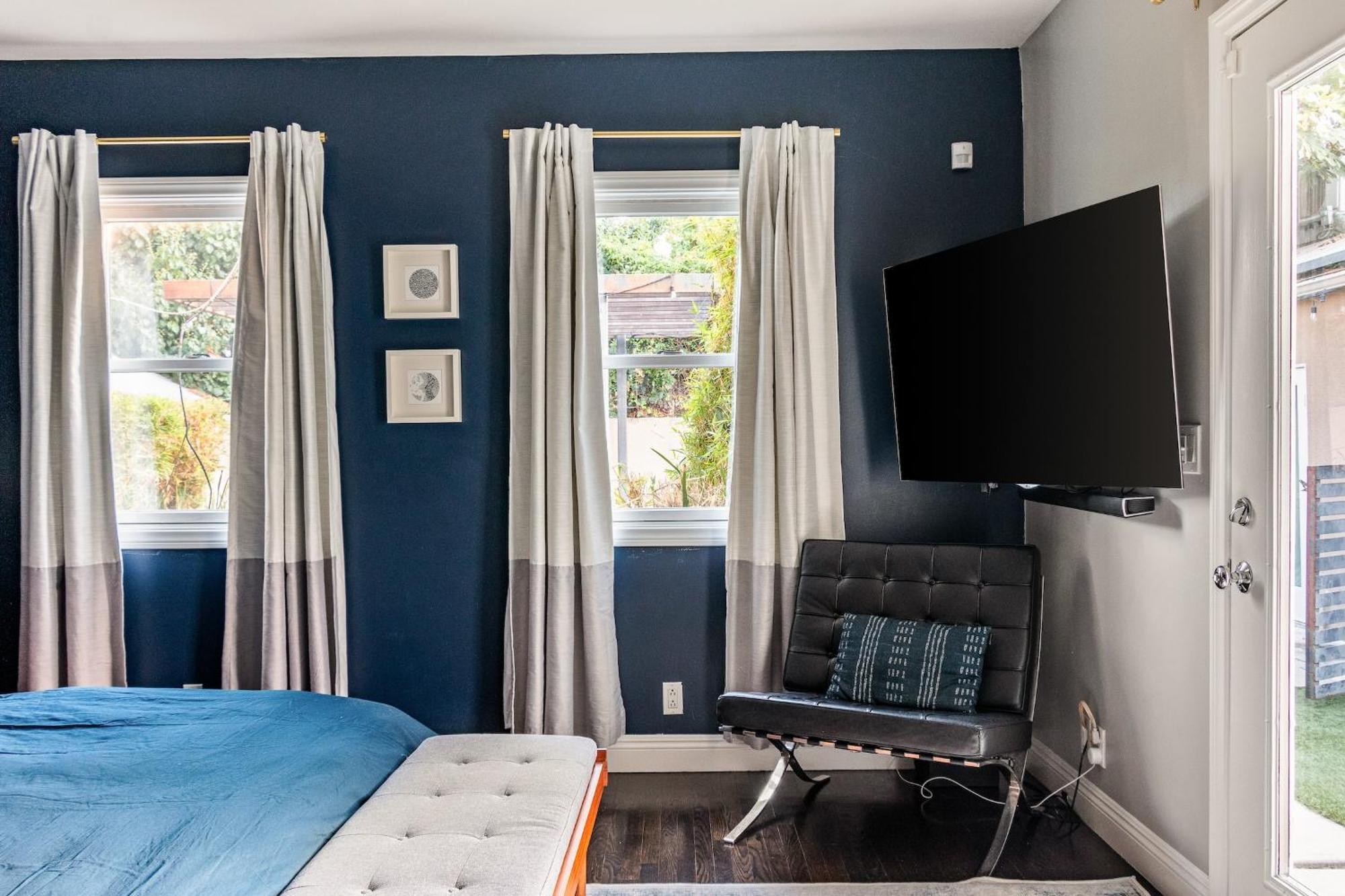 Holiday home Cozy La Getaway With Hot Tub, 10 Min To *