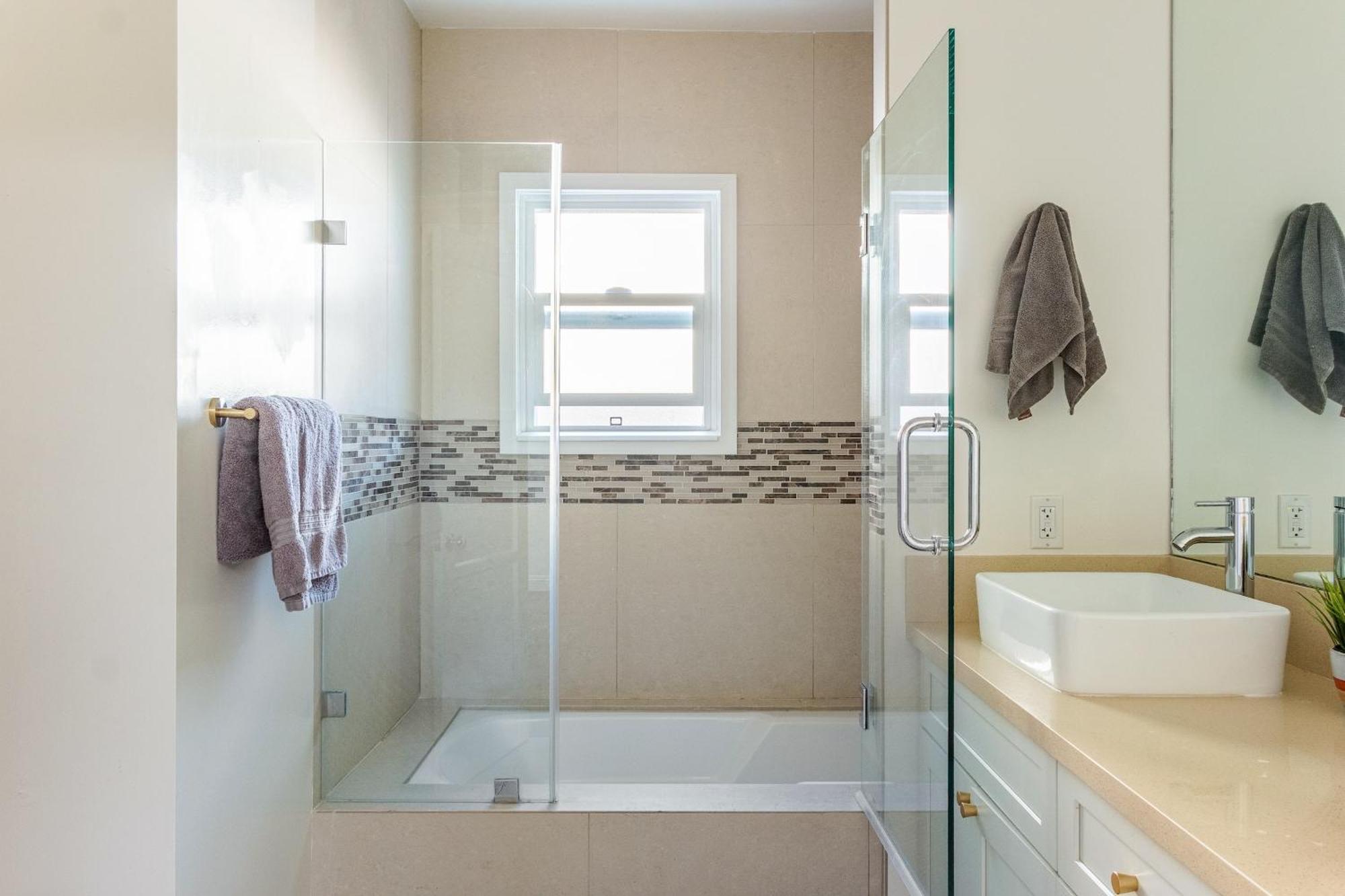 Cozy La Getaway With Hot Tub, 10 Min To