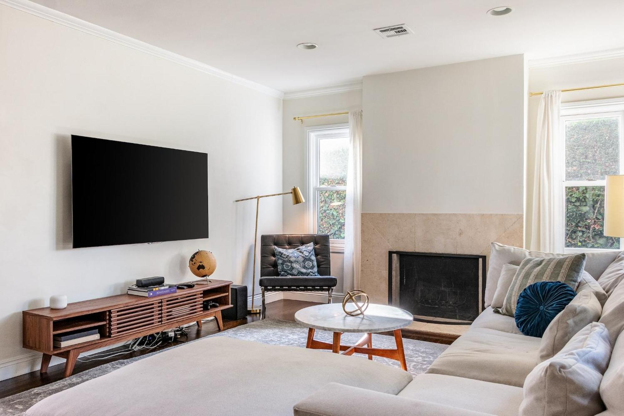 Cozy La Getaway With Hot Tub, 10 Min To Los Angeles