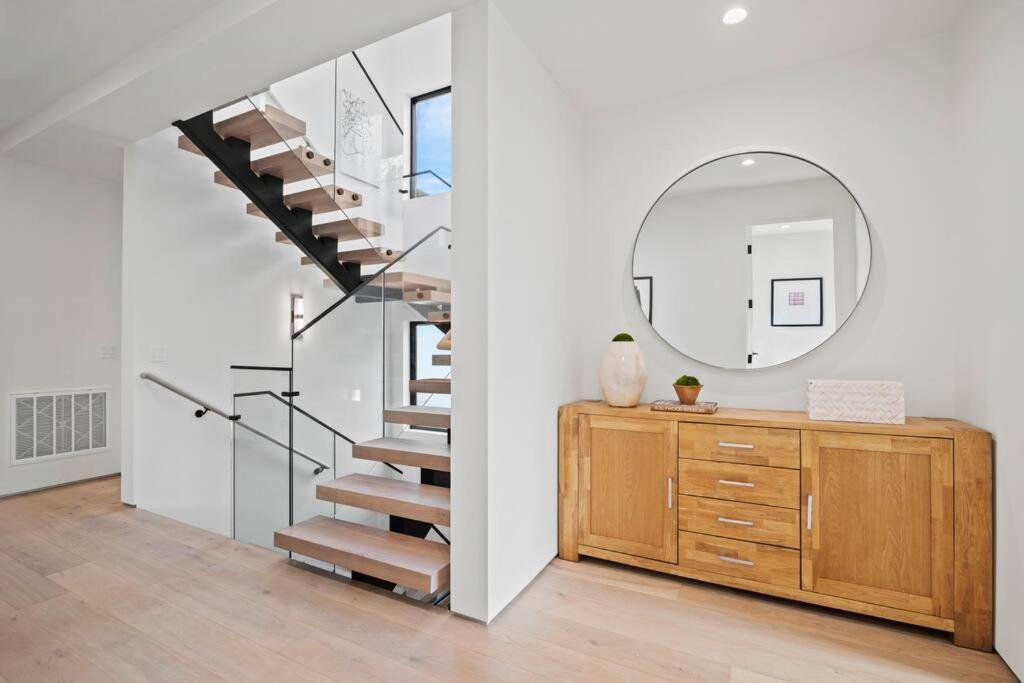 Apartment Ultra Luxe Modern Mansion With Roof Deck Pool &